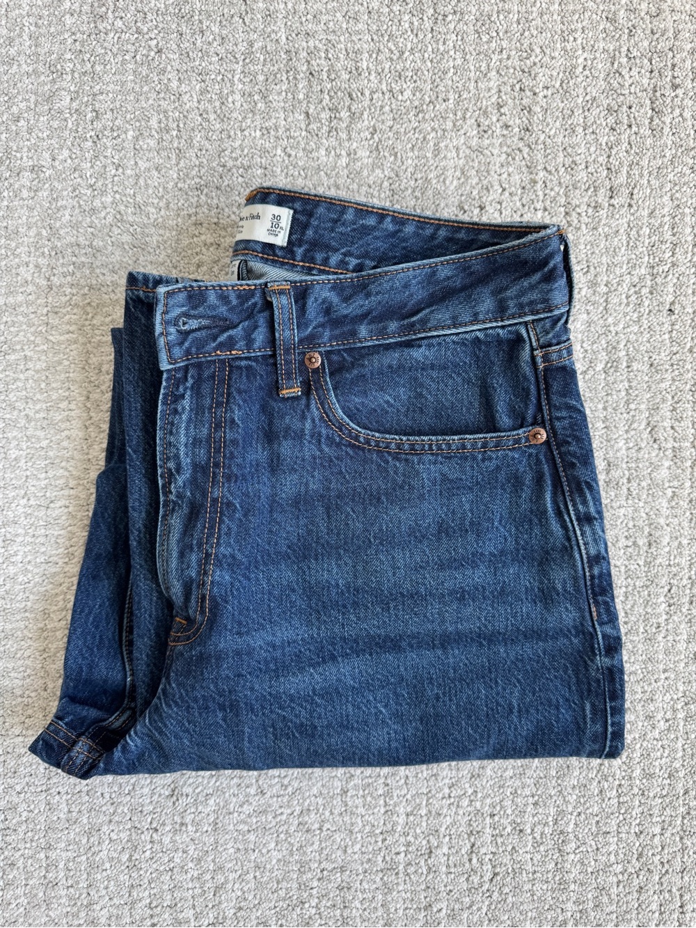 A&F Women's Curve Love Straight Leg Jeans